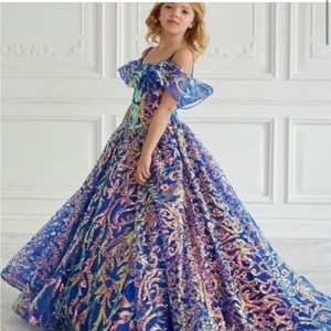 Tiffany royal blue full sparkle!